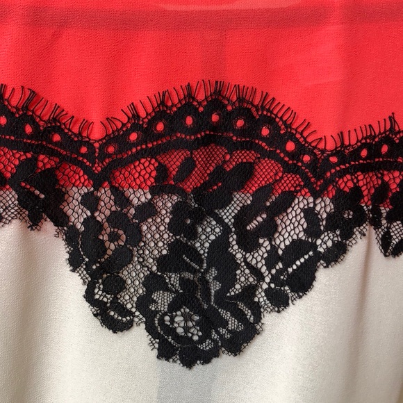 Woman’s blouse - Picture 5 of 6